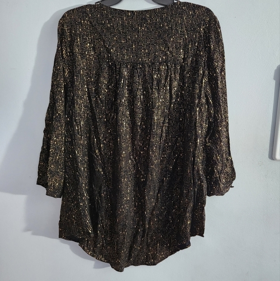 Torrid NWT Black Gold Crepe Chain Party Top - Picture 8 of 8